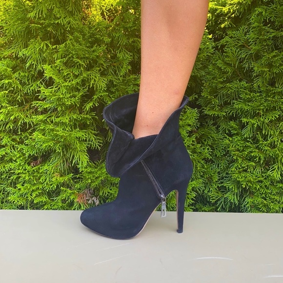 Prada women’s black suede stiletto zip ankle boot size IT 35.5 US 5.5 - Picture 2 of 12